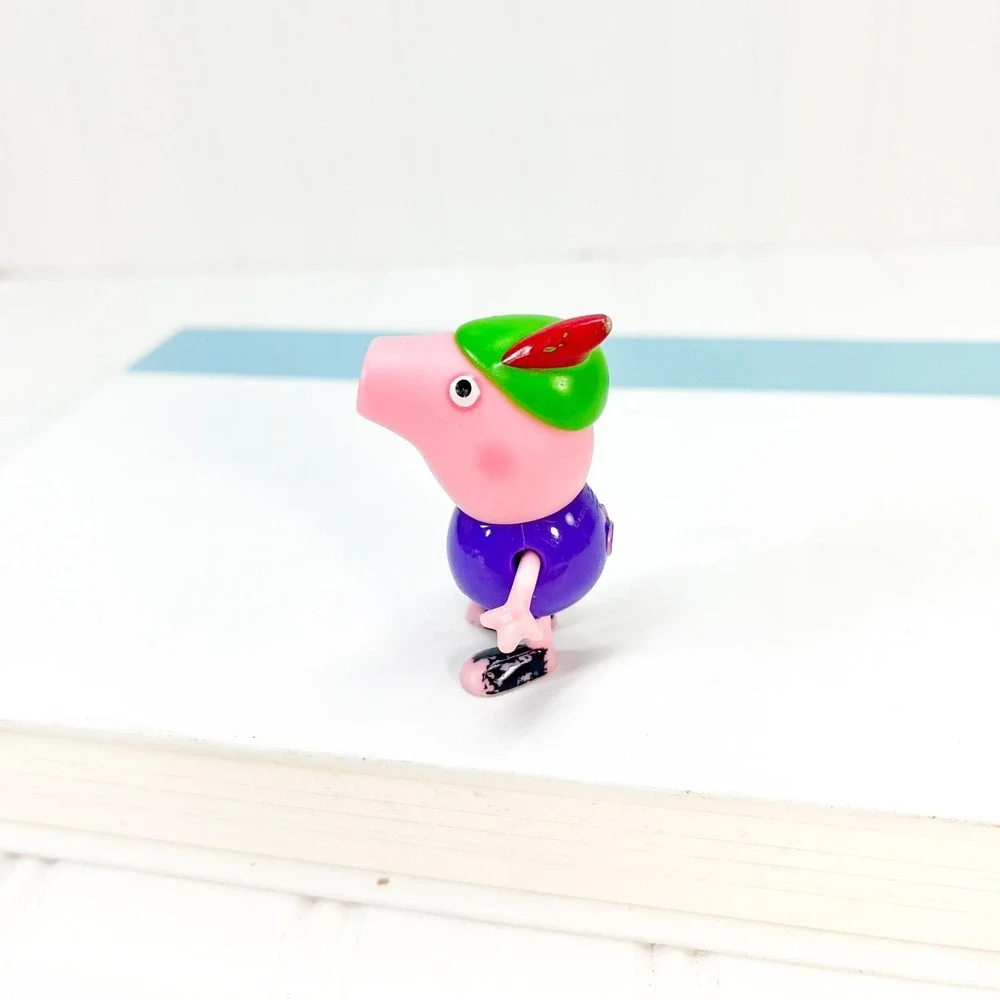 Peppa Pig Princess Peppa's Kingdom Sir George Pig Action Figurine w/ Green Beret - Picture 1 of 5